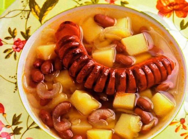 Готуємо квасолевий супчик з сосисками. Смачно та економно Готуємо квасолевий супчик з сосисками. Смачно та економно