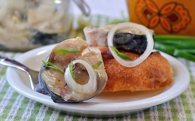 Маринуємо скумбрію "гарячим" способом