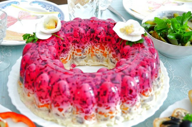 Оселедець під шубою з желатином