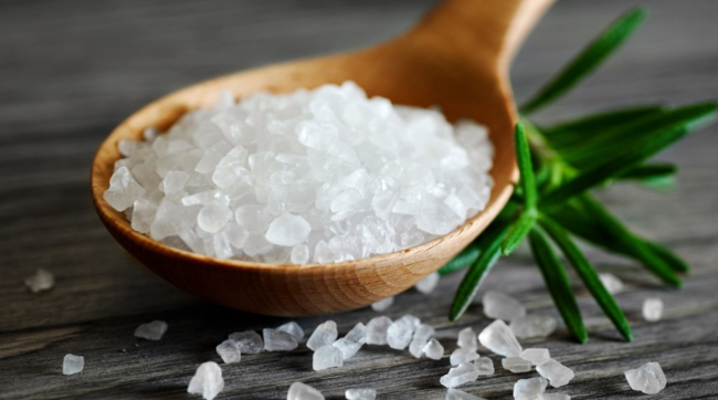 5 продуктів, які здатні замінити нам сіль