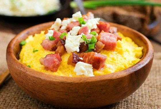 Гуцульська кухня. Готуємо бануш з бринзою