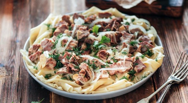Східна кухня. Смачний та ситний бешбармак