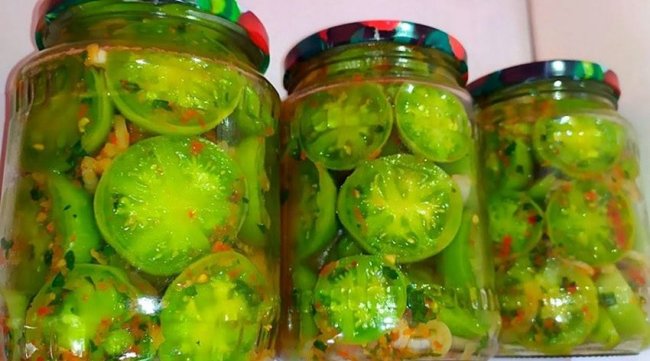 Грузинська кухня. Пікантна закуска з зелених помідорів