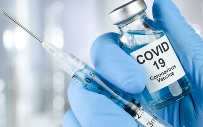 Як працюють вакцини від COVID-19, які колють українцям. У МОЗ розповіли деталі